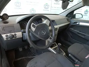 OPEL ASTRA H BERLINA foto 5