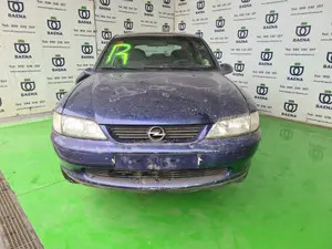 OPEL VECTRA B BERLINA foto 4