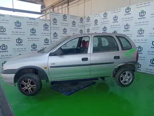 OPEL CORSA C foto 1