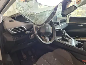 PEUGEOT 3008 foto 4