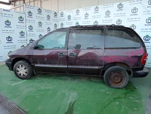 CHRYSLER VOYAGER GS foto 1