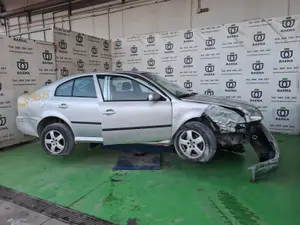 SKODA OCTAVIA BERLINA (1U2) foto 5