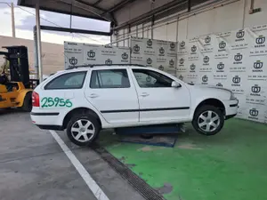 SKODA OCTAVIA BERLINA (1Z3) foto 4
