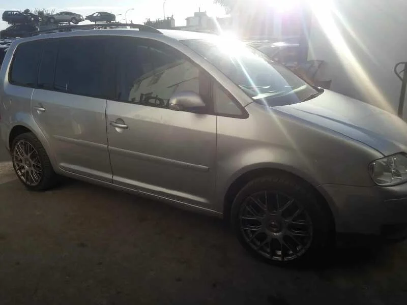 VOLKSWAGEN TOURAN (1T2)
