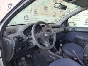 PEUGEOT 206 foto 6