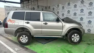MITSUBISHI MONTERO (V60/V70) foto 3
