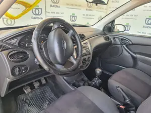 FORD FOCUS BERLINA (CAK) foto 8