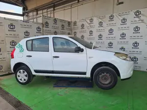 DACIA SANDERO foto 2
