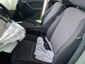 SKODA OCTAVIA BERLINA (1U2) foto 3