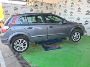 OPEL ASTRA H BERLINA foto 6