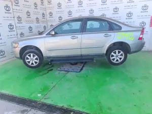 VOLVO S40 BERLINA foto 4