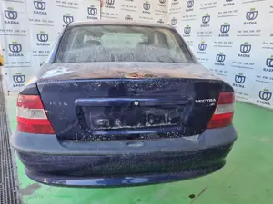 OPEL VECTRA B BERLINA foto 4