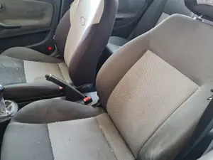 SEAT IBIZA (6L1) foto 6