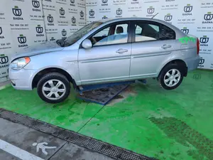 HYUNDAI ACCENT (MC) foto 4
