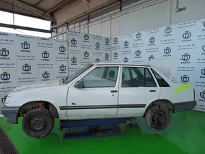 OPEL CORSA A foto 1