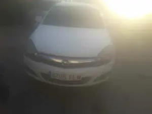 OPEL ASTRA H GTC foto 2