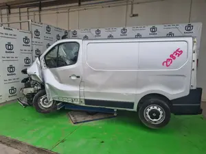 RENAULT TRAFIC III FURGÓN foto 2