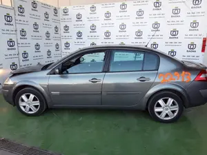 RENAULT MEGANE II CLASSIC BERLINA foto 1