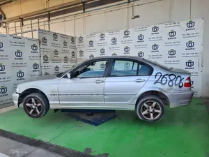 BMW SERIE 3 BERLINA (E46) foto 6