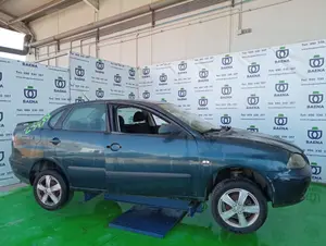 SEAT CORDOBA BERLINA (6L2) foto 3