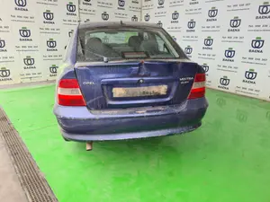 OPEL VECTRA B BERLINA foto 2