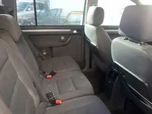 VOLKSWAGEN TOURAN (1T2) foto 4