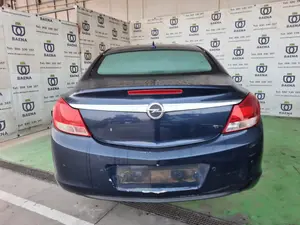 OPEL INSIGNIA BERLINA foto 3