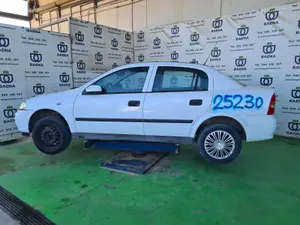 OPEL ASTRA G BERLINA foto 3