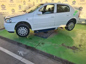 OPEL ASTRA G BERLINA foto 3