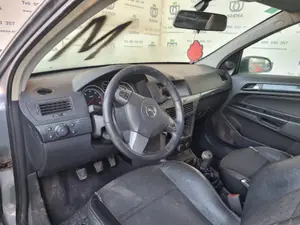 OPEL ASTRA H BERLINA foto 5