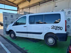 PEUGEOT EXPERT FURGÓN foto 2