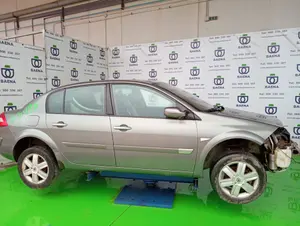 RENAULT MEGANE II BERLINA 5P foto 3