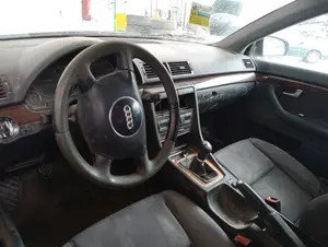 AUDI A4 AVANT (8E) foto 3