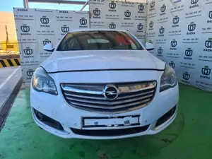 OPEL INSIGNIA BERLINA foto 1