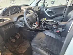 PEUGEOT 2008 foto 3