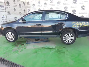 VOLKSWAGEN PASSAT BERLINA (3C2) foto 5