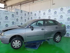 SEAT CORDOBA BERLINA (6L2) foto 1
