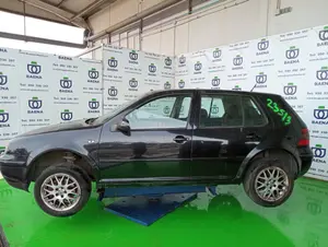 VOLKSWAGEN GOLF IV BERLINA (1J1)(10.1997) foto 4
