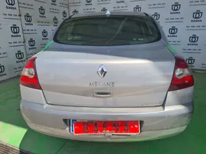 RENAULT MEGANE II BERLINA 5P foto 4