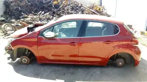 PEUGEOT 208 foto 6