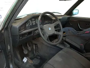 BMW SERIE 5 (E28) foto 5