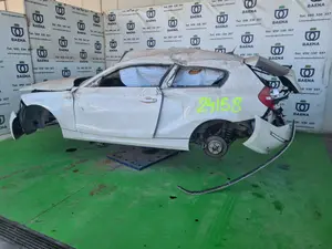 BMW SERIE 1 BERLINA (E81/E87) foto 4