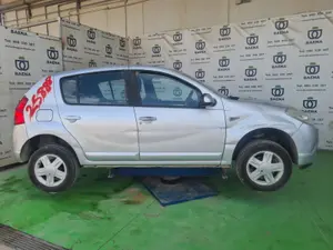 DACIA SANDERO foto 4