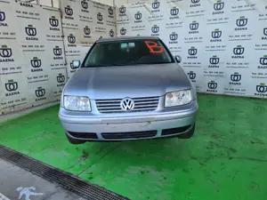 VOLKSWAGEN BORA BERLINA (1J2)(1998) foto 1