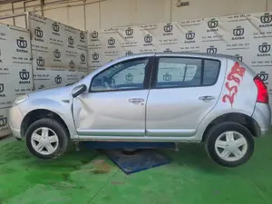 DACIA SANDERO foto 3