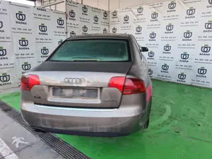 AUDI A4 AVANT (8E) foto 4