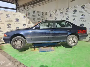 BMW SERIE 5 BERLINA (E39) foto 6