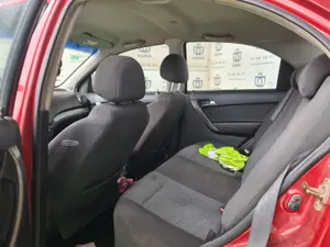 CHEVROLET AVEO BERLINA foto 2