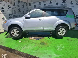 MITSUBISHI OUTLANDER (CW0) foto 2
