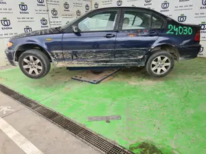 BMW SERIE 3 BERLINA (E46) foto 5